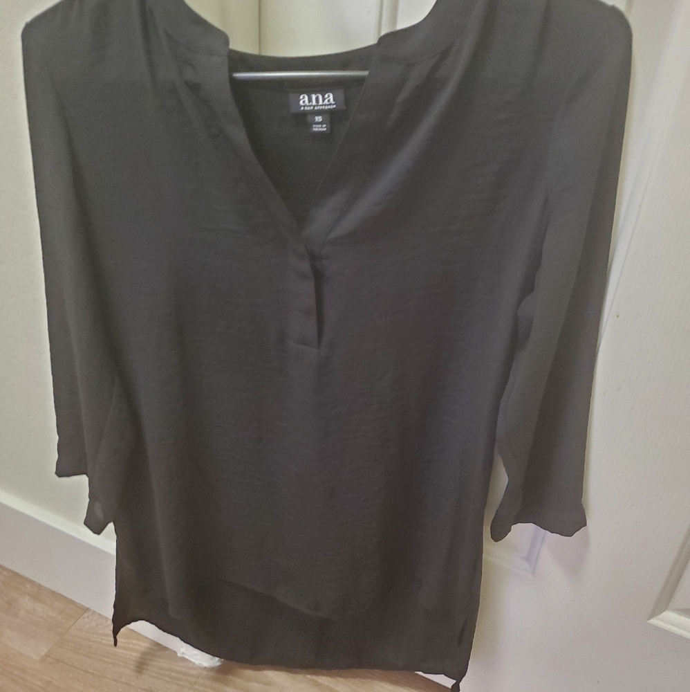 Black V-neck Tunic XS